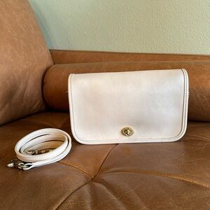 Coach Vintage Pocket Purse 9755 Bone